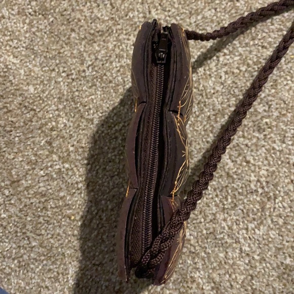 New purse purchased in the Bahamas. - Picture 5 of 7